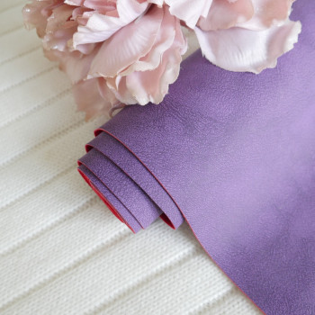 Кожзам Soft touch хайтек фиолетовый 30 х 70 см