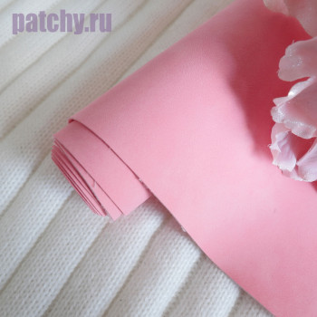 Кожзам Soft touch розовый 25 х 70 см
